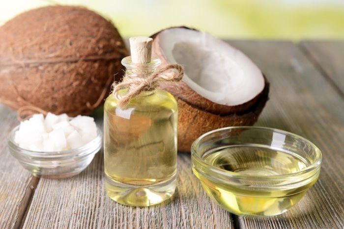 naredite kokosovo olje kožo, da olje s kokosom in oljčnim oljem sami