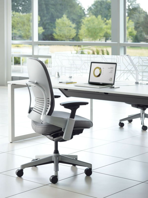 komfortable svingbare stoler-med-moderne design kontorstol ergonomisk