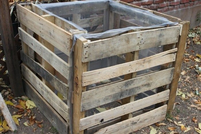 en liten kompostør - ide om temaet hagedesign - komposter, som ble bygget fra de gamle europallets