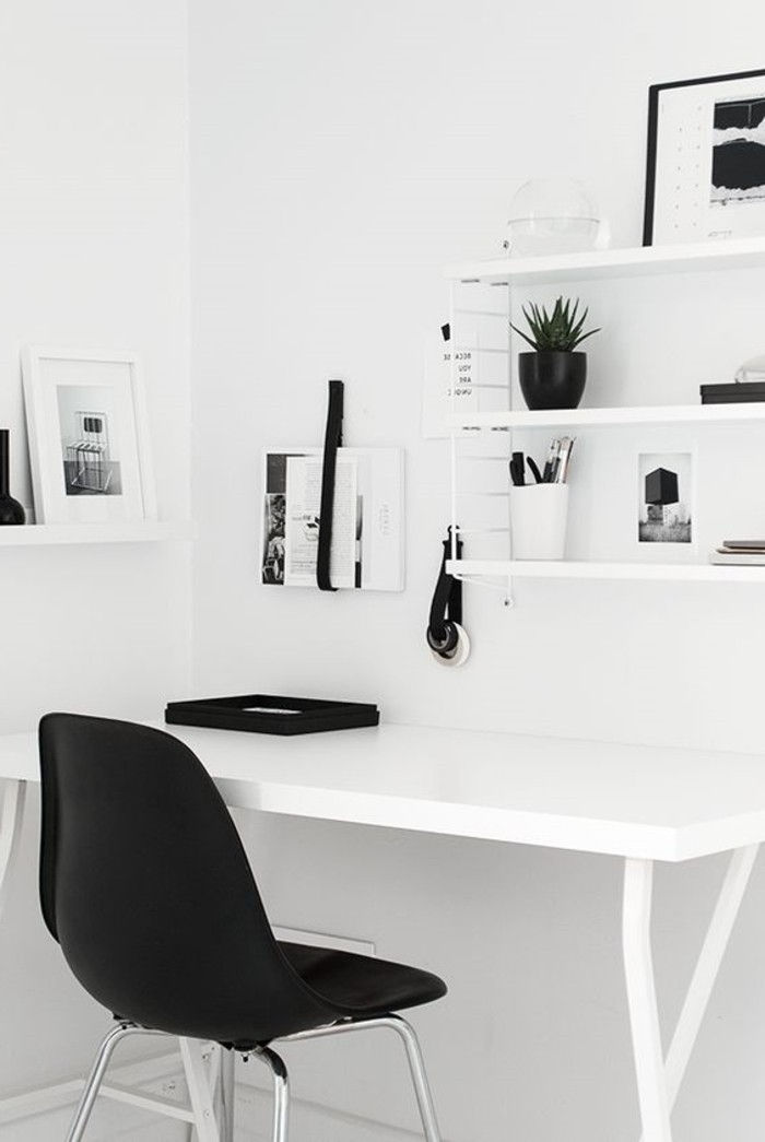 kontrastne kombinacije belega desk-in-police-s-črnega elementov