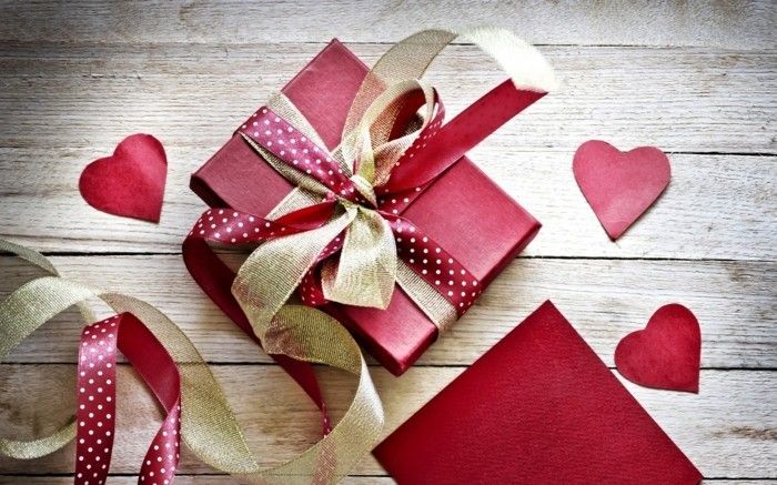 proste ozadje valentinovo-ozadje-z-lepi-geschenken