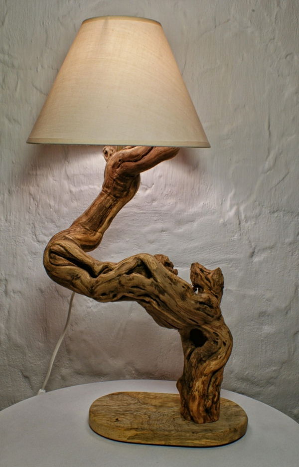 Originálna stolná lampa Driftwood dizajn Idea