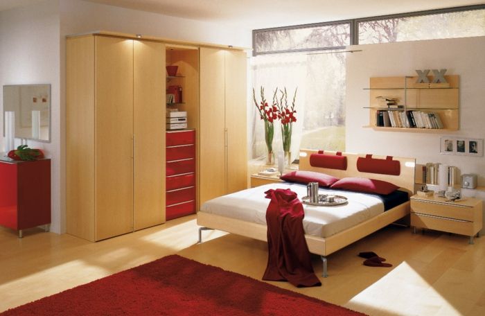 yaratıcı düzen fikirler-kırmızı halı-ve-Modern yataklı