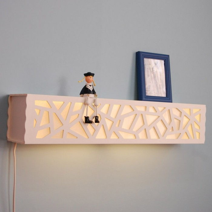 creative-design-lampa-on-the-wall-in-sovrum
