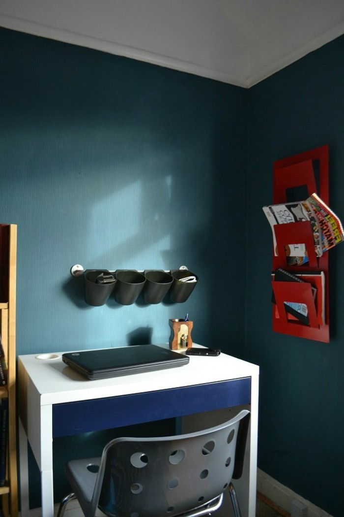 ustvarjalno-design-steno barva-modro-sivo-desk-in-the-kotu