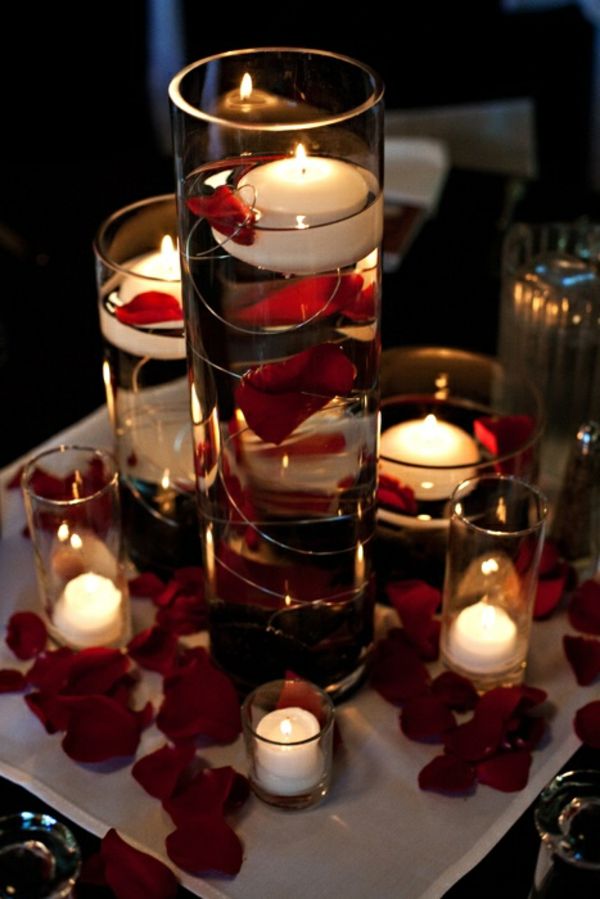 Kūrybinės vestuvinės dekoracijos staliniams žvakėms vandenyje