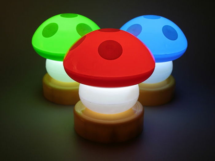 kreativ lamper tre fargerike-sopp