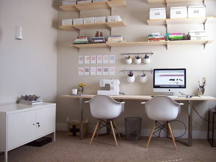 kreativ-wohnideen-for-office-tipp-skrivebord, to stoler-attraktiv veggdekorasjon