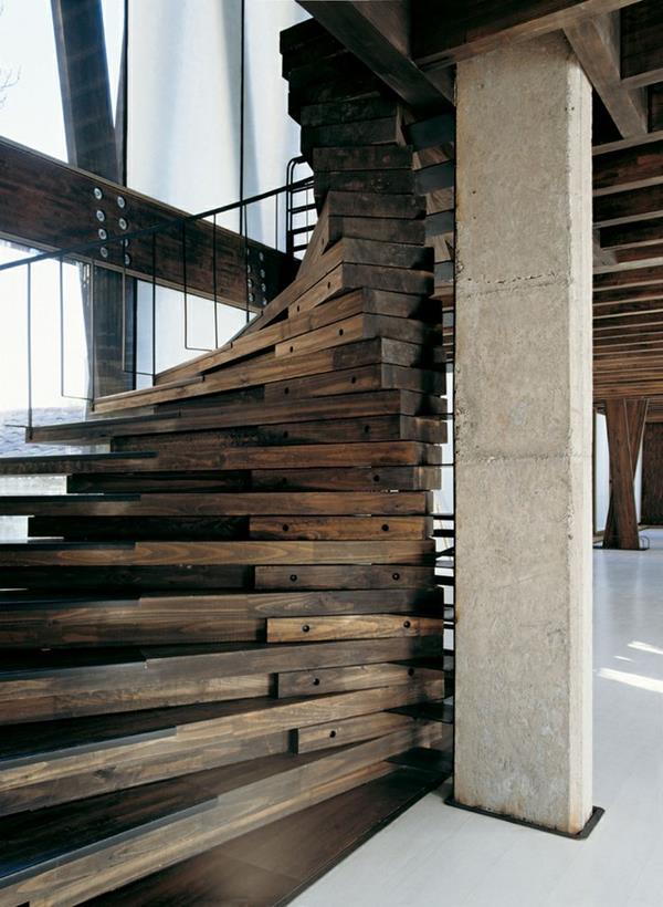 scale di legno di architettura originale