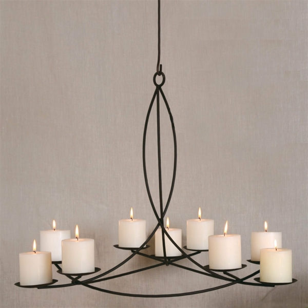 lustr so sviečkami - elegantný vzhľad - veľmi moderný