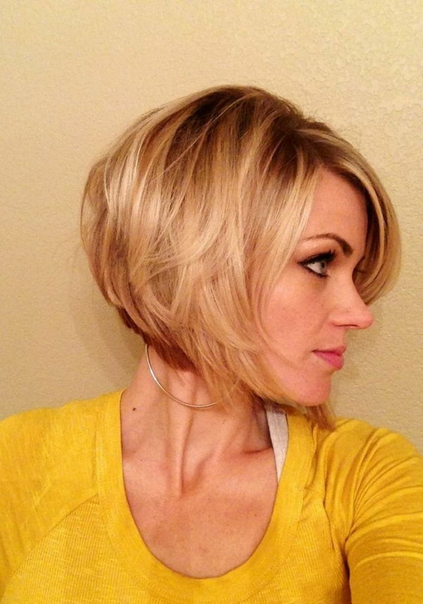coafuri-pentru-girl-blond-si-look-moderne de păr scurt