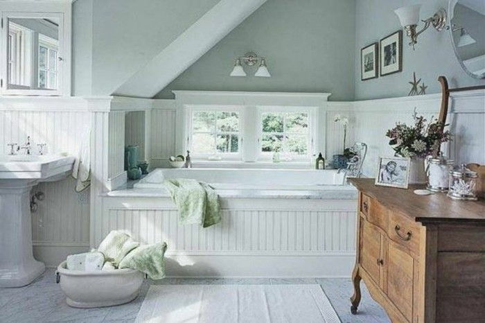 house-badrum-med-sink-and-trä skåp