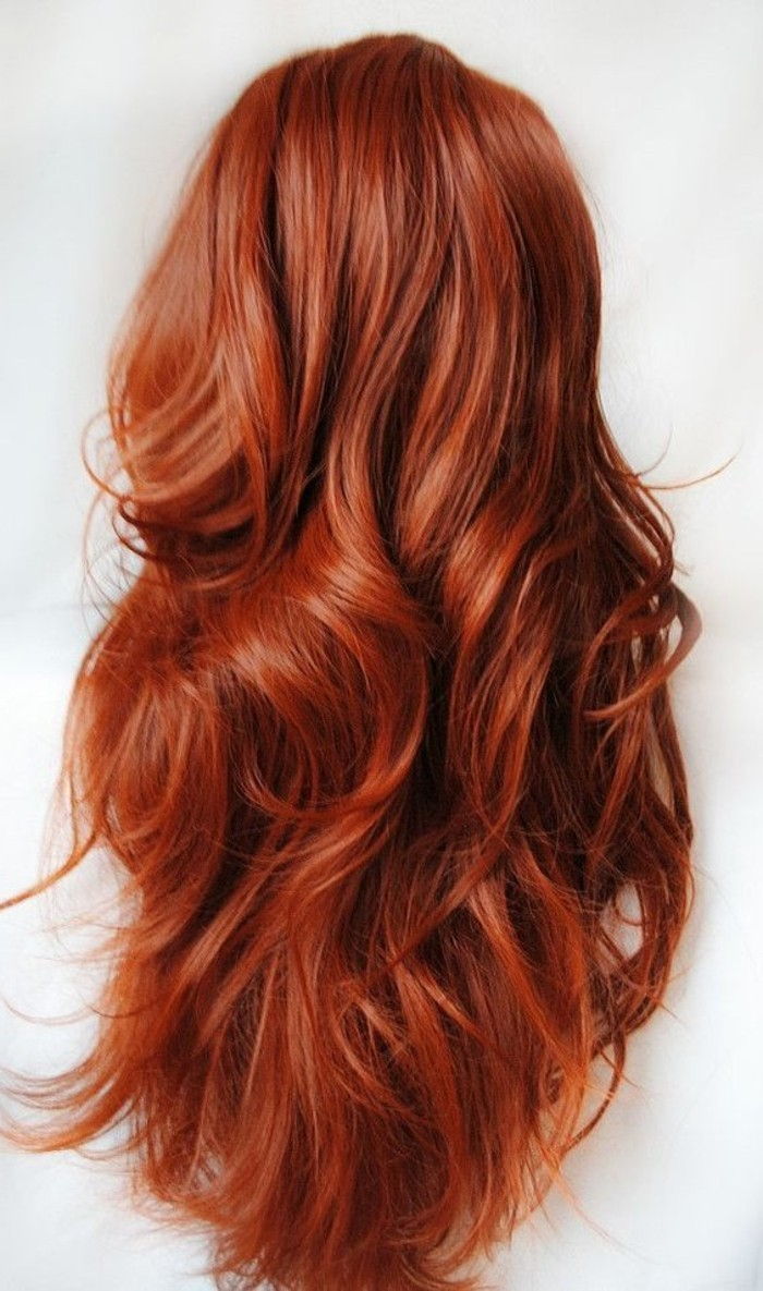 ロングカーリー・ヘア銅魅力的な髪の色