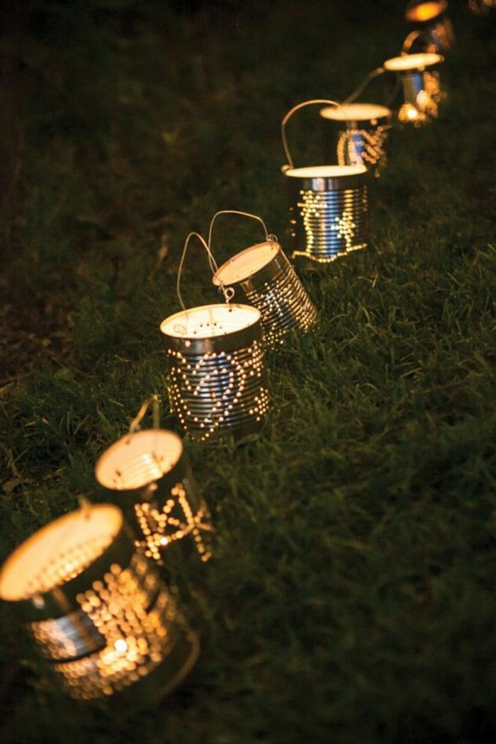 decoração do jardim diy, luzes do vento de latas com diferentes padrões, grama