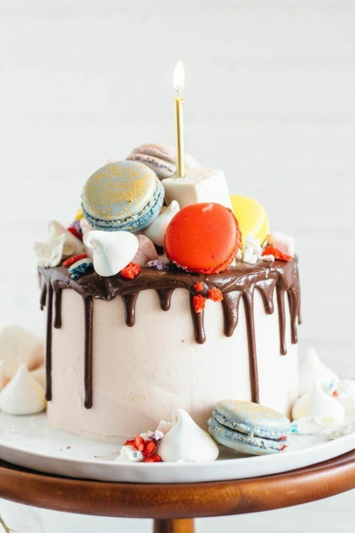 Pyszne ciasto dla dzieci Urodziny urządzone-z makaroniki