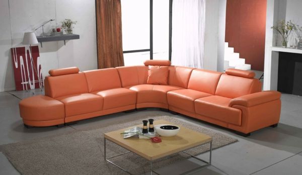 skinnsofa-in-orange-ekstravagante design