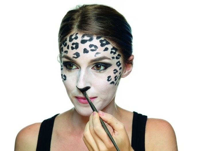 leopard fata-machiaj-alb-color-as-fundație