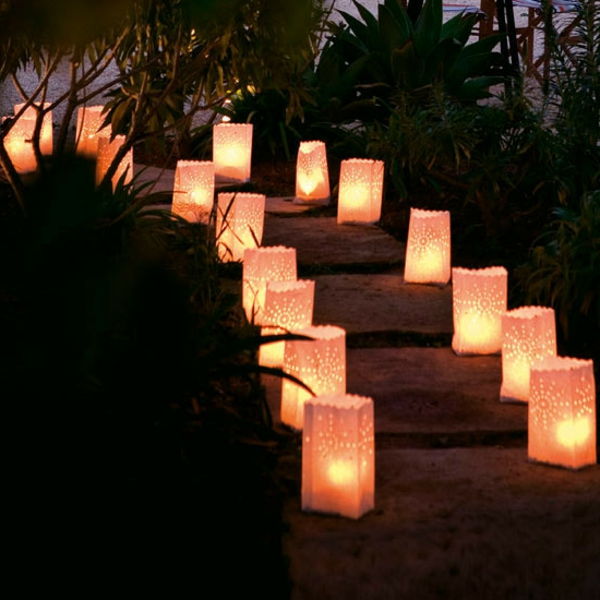 party v noci - dekorácia s lucernami