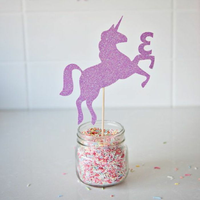 lila enhörning - en idé för dekoration för unicorn pajer