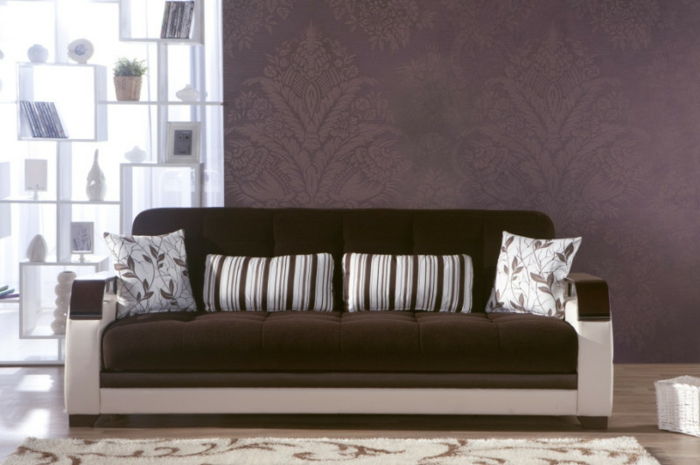 violet-tapet-moderne canapea