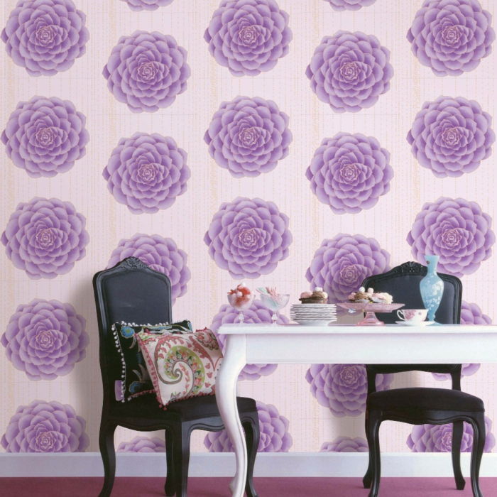violet-tapet-masă alb-și-scaun
