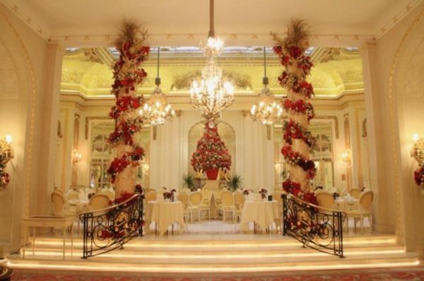 Londra-Ritz-hotel-restaurant-Crăciun-magie-decorare-525x349-redimensionate