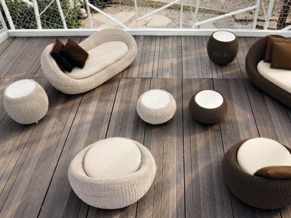 lounge-terrasse møbler-polyrattan sofa-lounge-krakk-sidebord