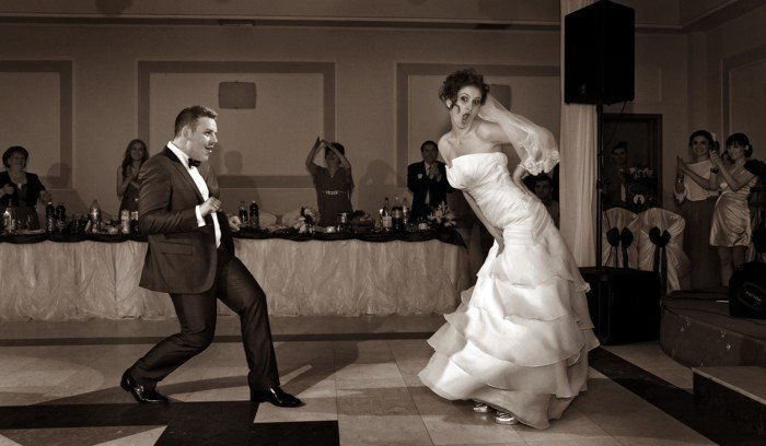 Juokingi vestuviniai nuotraukos-of-pirmajame-Dance