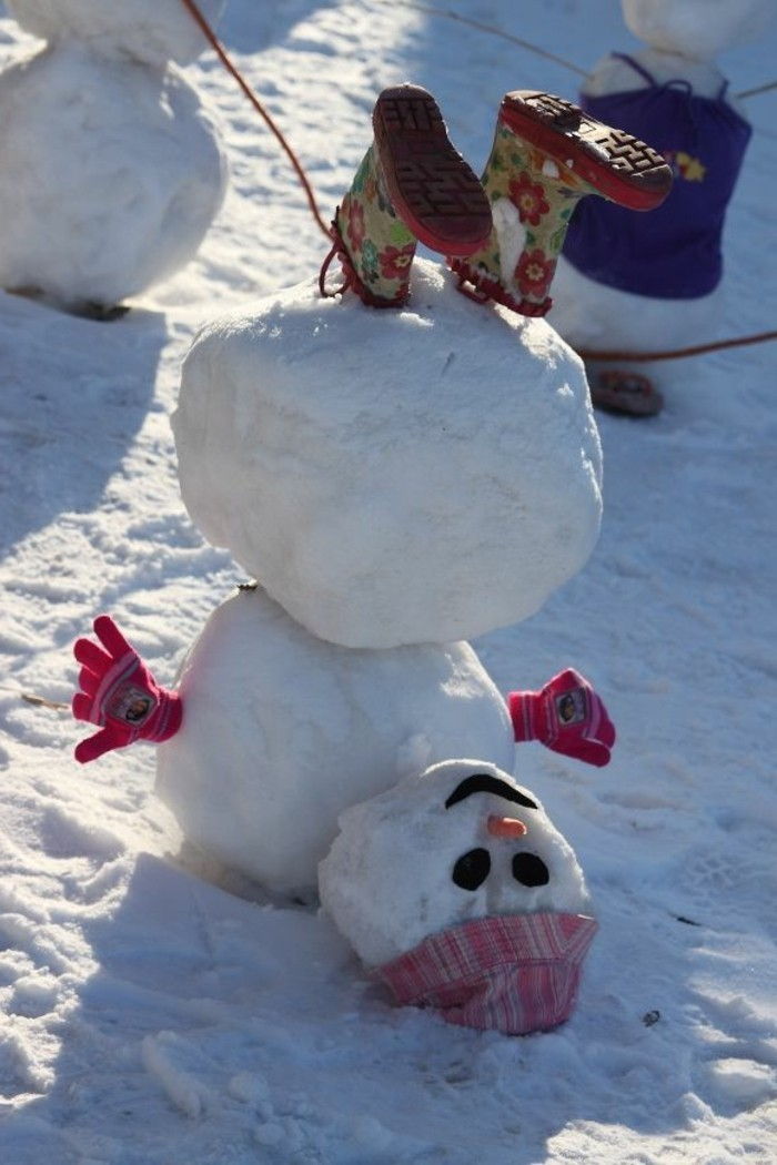 funny zimné fotografie Snowman smiešny oblečený