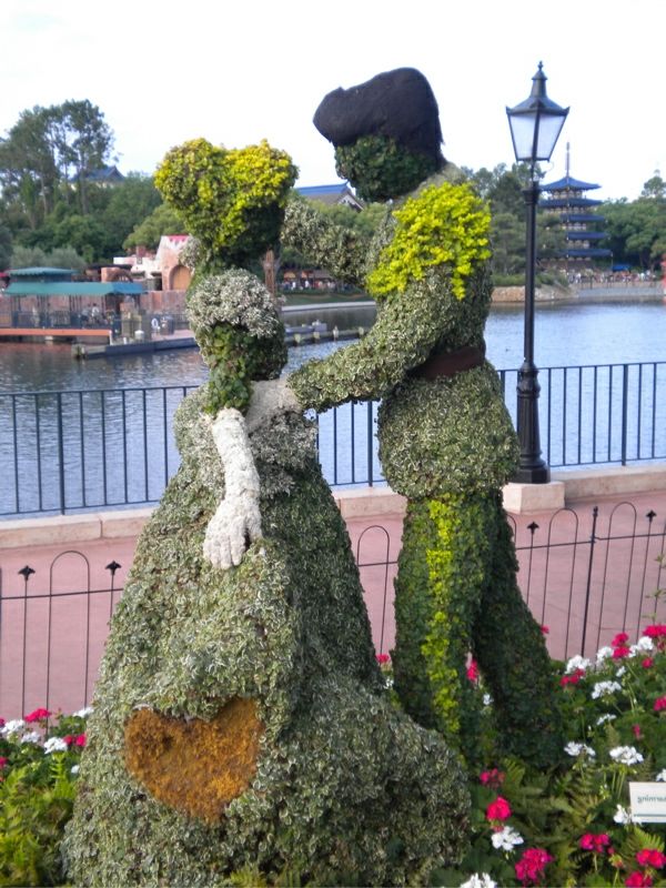 funny-gartenfiguren - Disney Cinderella-Topiary