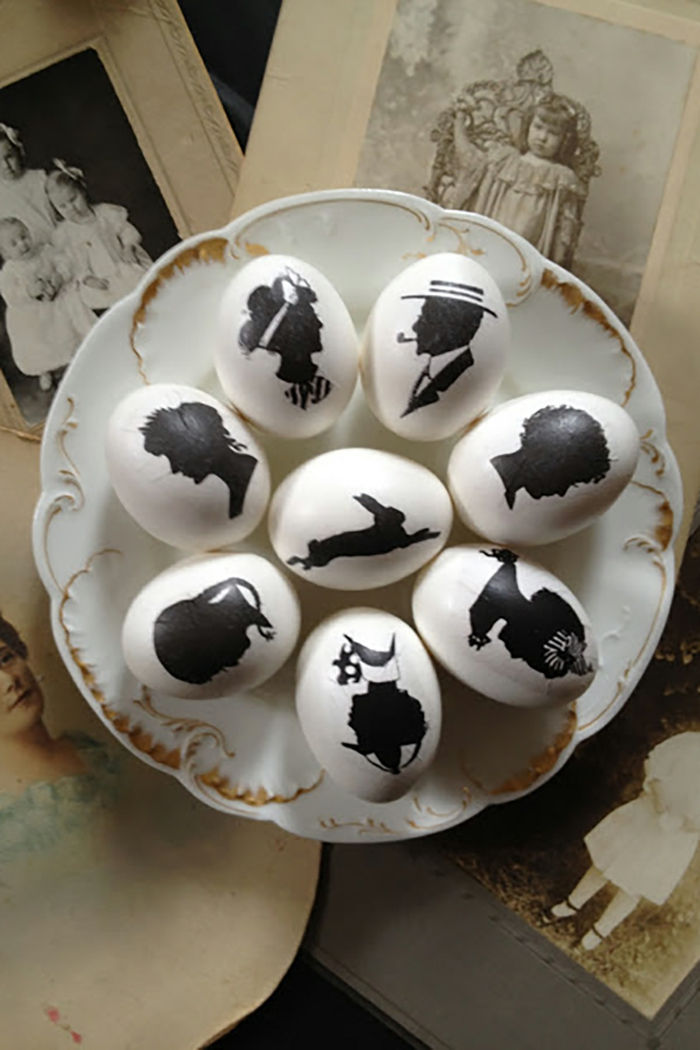 vintage utseende av egg i svart farge på hvit bakgrunn forskjellige figurer
