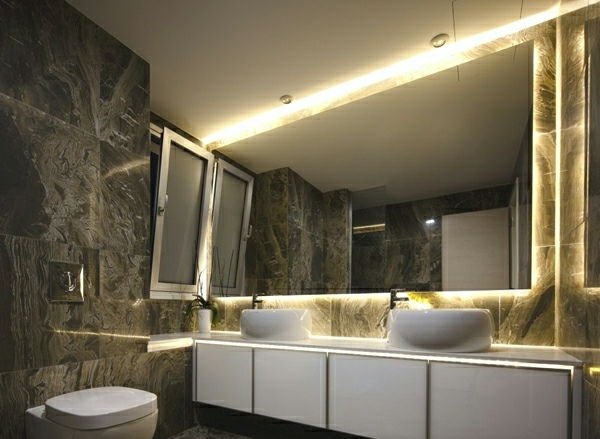 Luxusné kúpeľne osvetlenie interiéru mramor