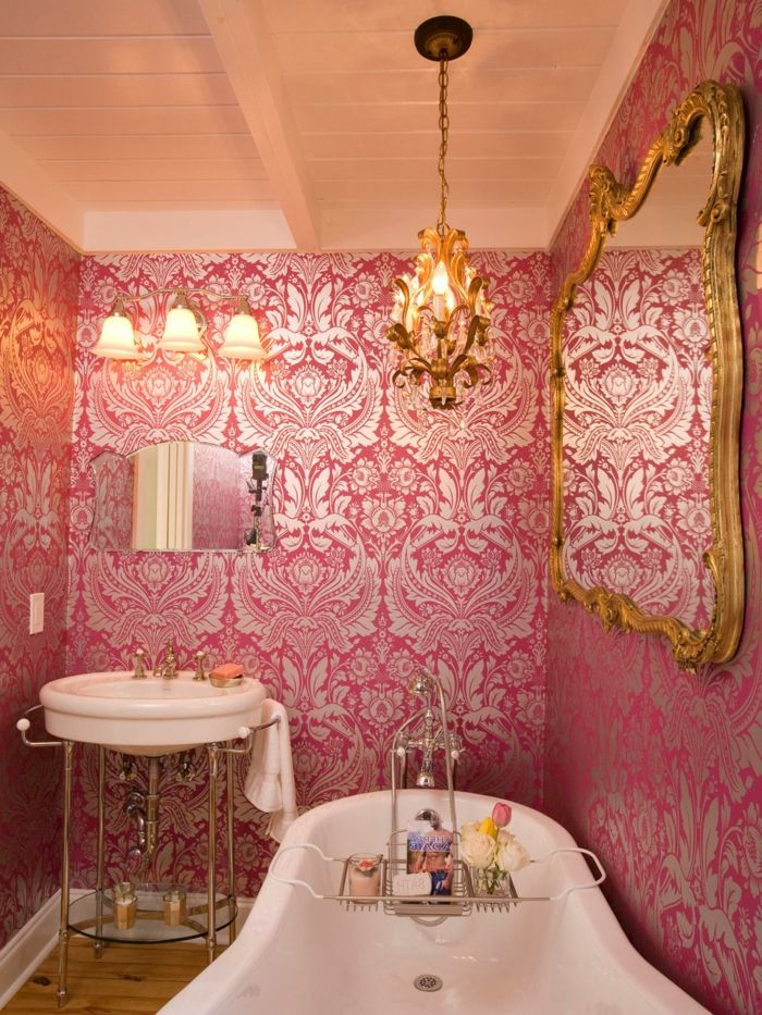 Prabangus Vonios interjero prancūzų stiliaus retro tapetai ciklameno spalvos Sidabro apdaila