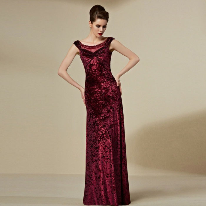 luxusné večerné šaty-super model-in-tmavo červená