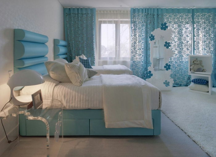 razkošje spalnica pohištvo in modro-zavese