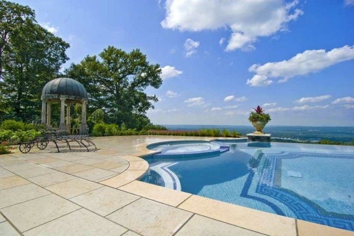Luxury Pool-year-grande-ideia-para-a-família-piscina-em-jardim