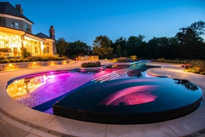 de luxo de piscina de luxo-pool-de-jardim