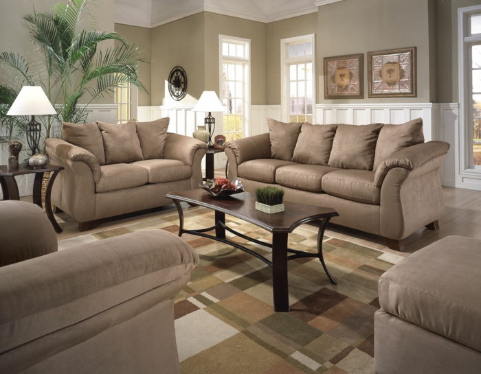 camera di soggiorno confortevole divano-in-taupe colore