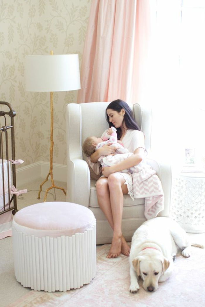 Bebek odası dekorasyon anne ve bebek köpek tabure lamba perdeler bebek yatağı kucaklama mumya ve kız