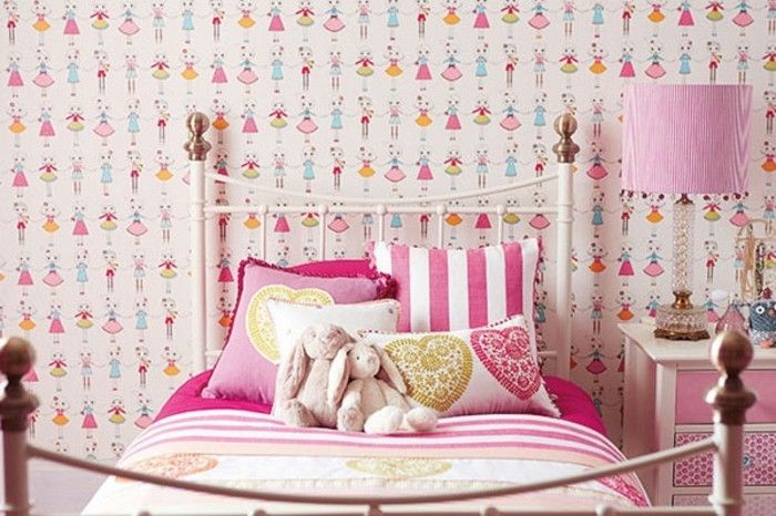 girl-wallpaper-in-madchenzimmer Rosy bed-and-pink-lampa