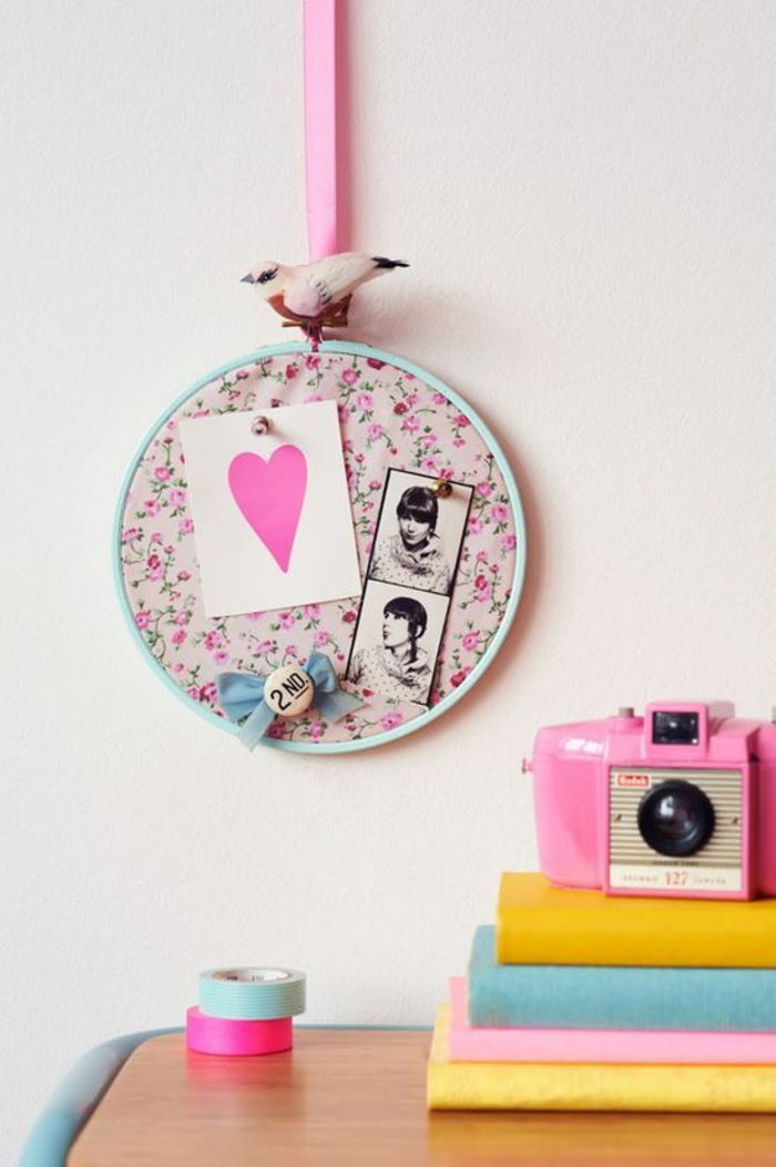 macchina fotografica rosa, libri, fiocco rosa, decorazioni murali, uccelli, nastri washi