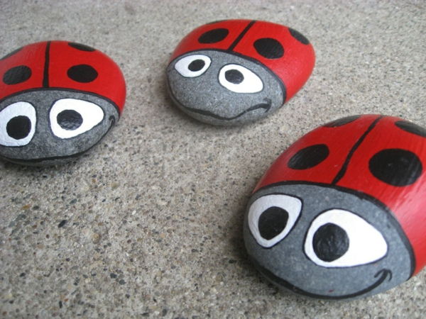 ladybug-on-kamenné maľby