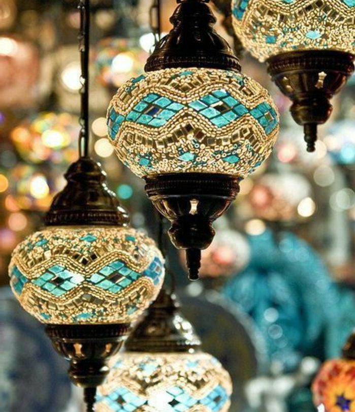 Arabische meubels Marokkaanse lampen met unieke designglasstukken in transparante en blauwe kleur