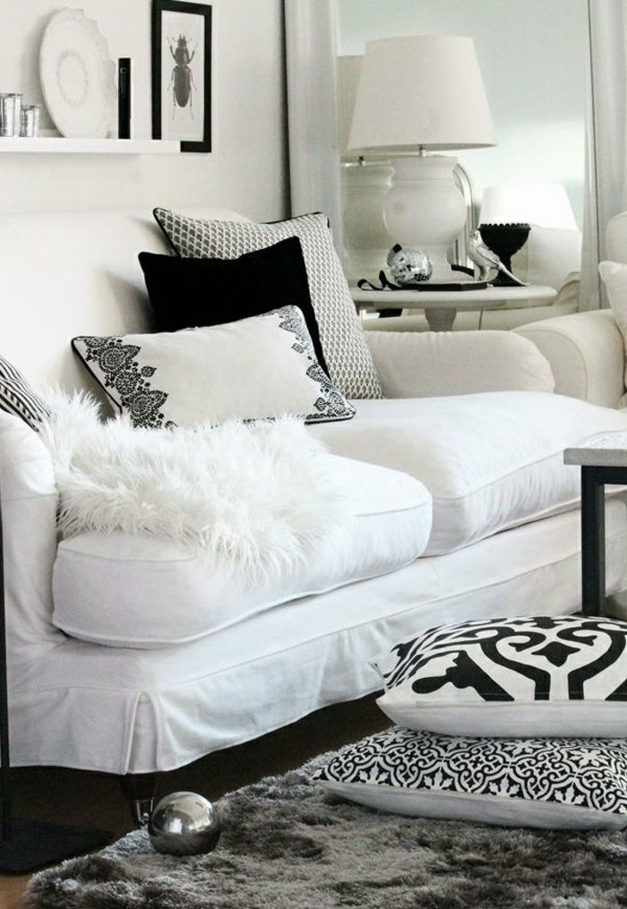 marockanska lampor design idéer i vardagsrummet vita soffan kuddar vit svart metallic deco lampa