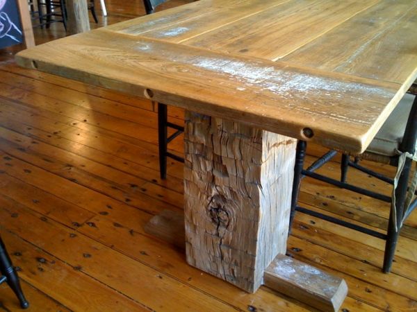 solid-table-in-landhausstil