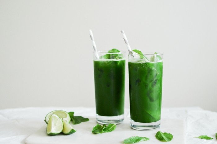 matcha-sunn-spising-forfriskende-beve-for-the-sommer-grønn-pulver-kald-tee-avkjølt