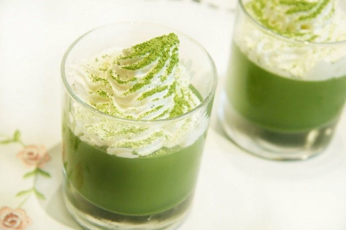matcha koláč-pudding-s-zeleno-čaju matcha zmrzliny-and-citrónovou-small candy-bio-a zdravé