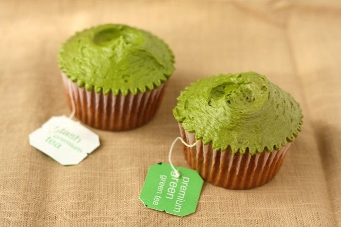 matcha shake-matcha-muffins-dekorere-med-ambassade-for-the-folk-overraskelse-grønn-farge-bio