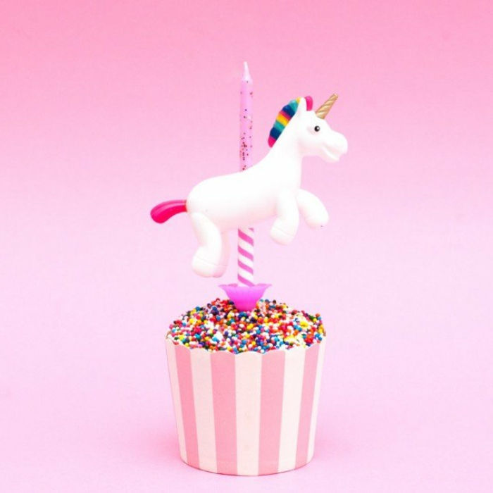 mini tek boynuzlu at - unicorn kek için bir fikir