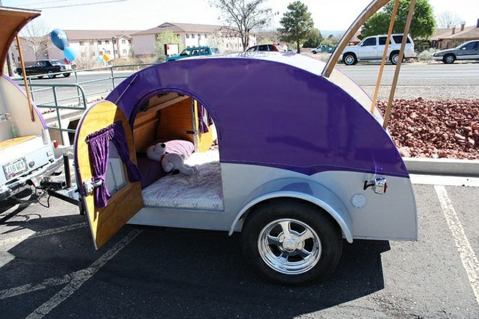mini-karavana-vijolično-model zelo privlačen
